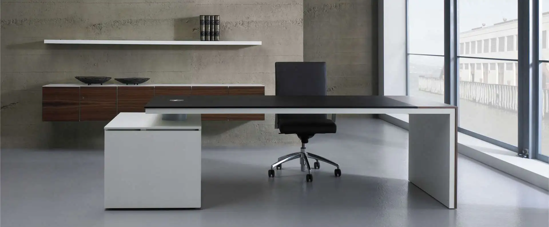 Chefbüro-Lack-weiß-Nußbaum Chefbüro